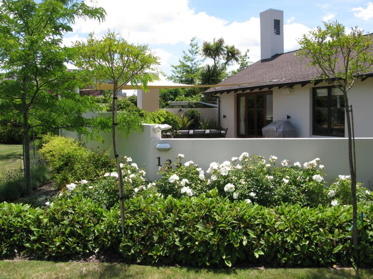 Rive Gauche B&B Lodge Taupo Exterior photo