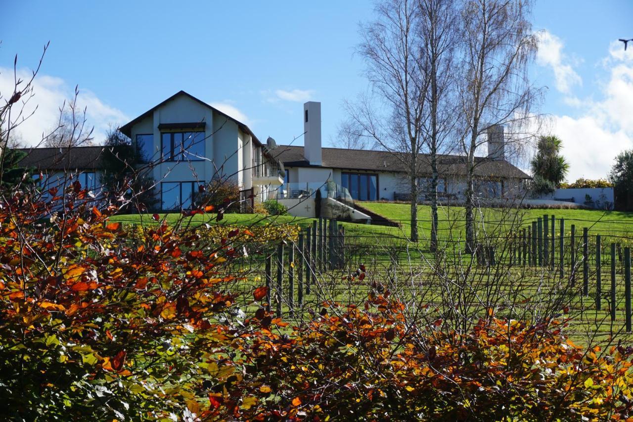 Rive Gauche B&B Lodge Taupo Exterior photo