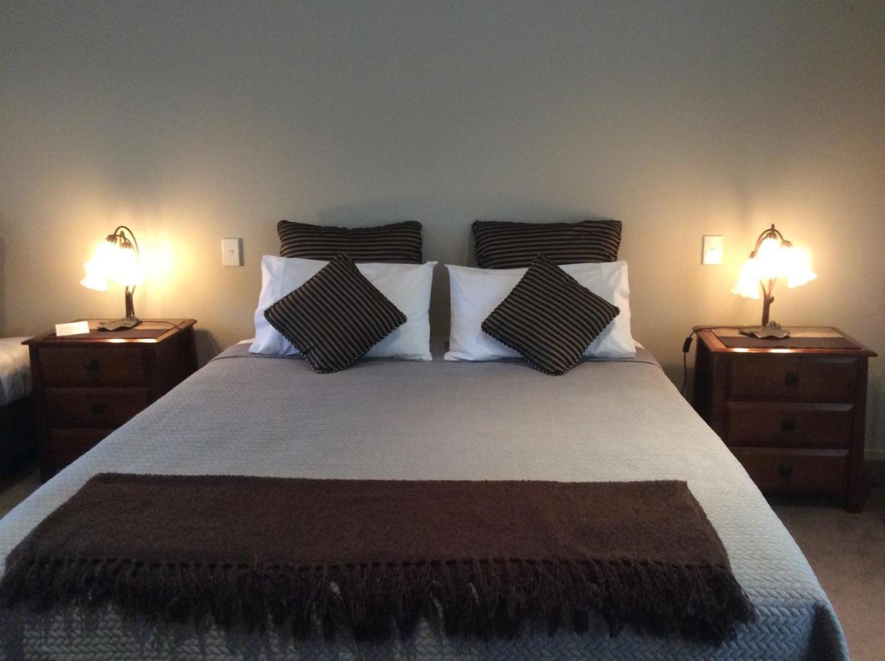 Rive Gauche B&B Lodge Taupo Exterior photo