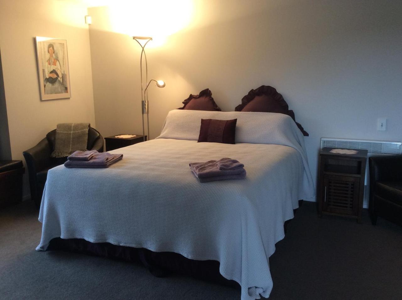 Rive Gauche B&B Lodge Taupo Exterior photo