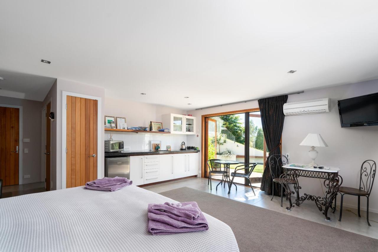 Rive Gauche B&B Lodge Taupo Exterior photo